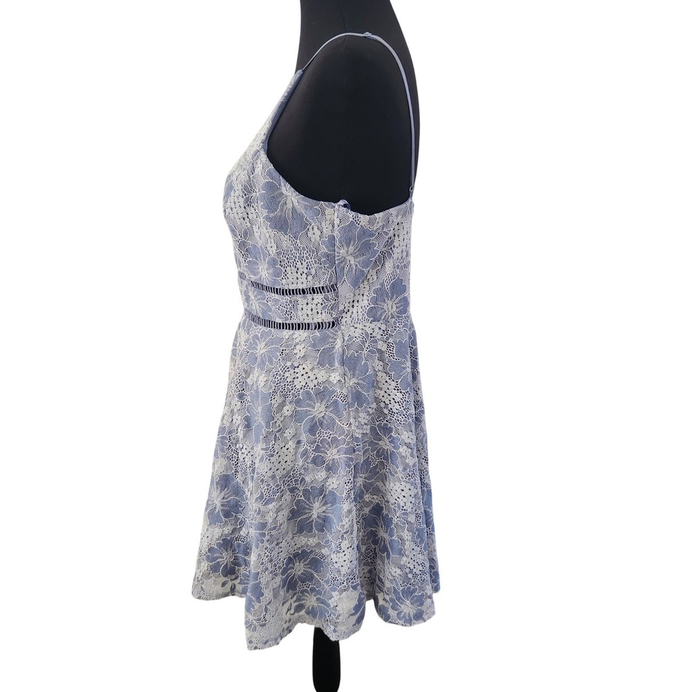 City Triangles Blue & White Lace Halter Mini Dress Illusion Waist 13 jr - Picture 5 of 8